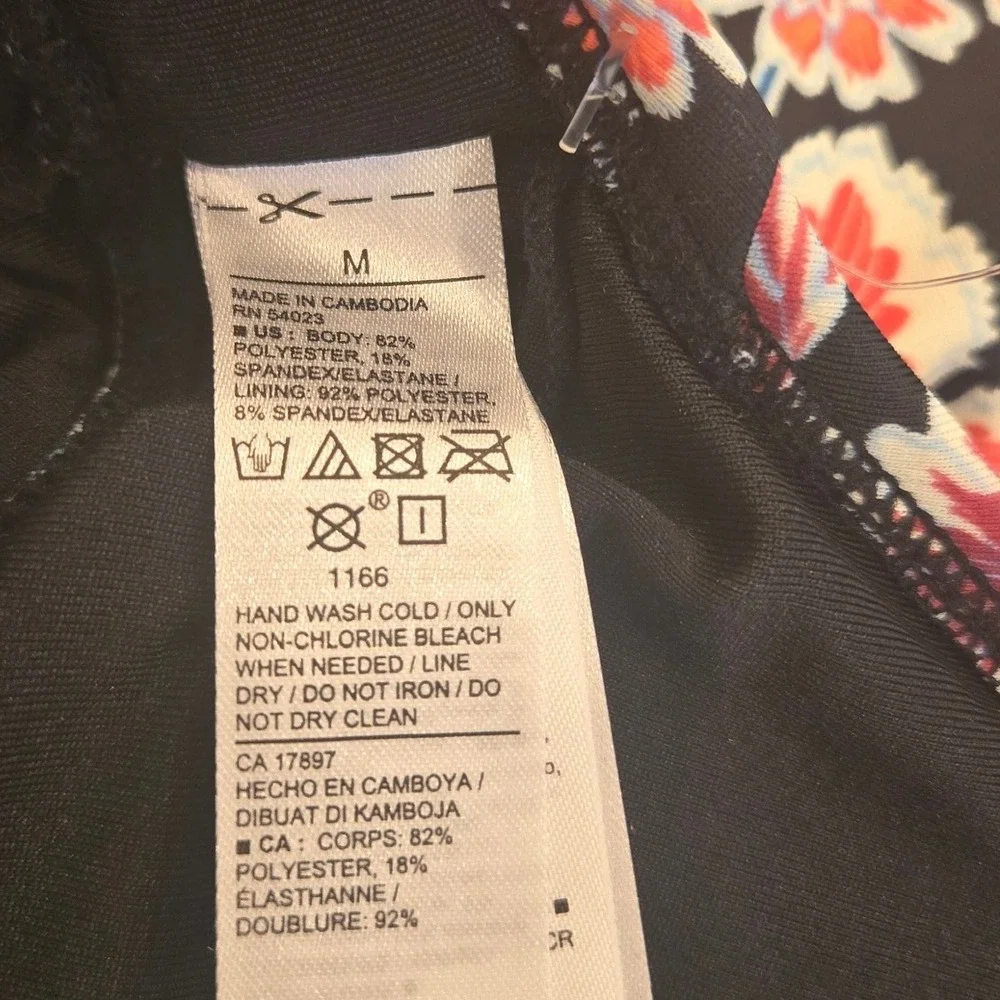 Old Navy Tankini Swim Top Halter Black Coral Floral Tropical Beach V-Neck Medium